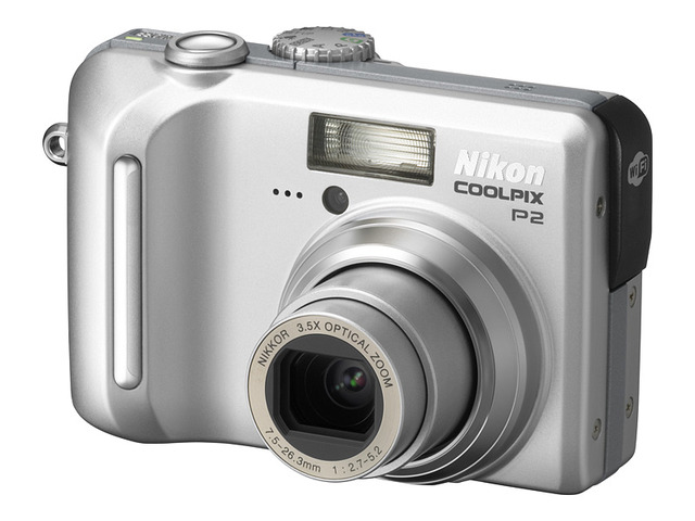 ニコン、11b/g無線LAN内蔵の800万/510万画素デジカメ「COOLPIX P1/P2」