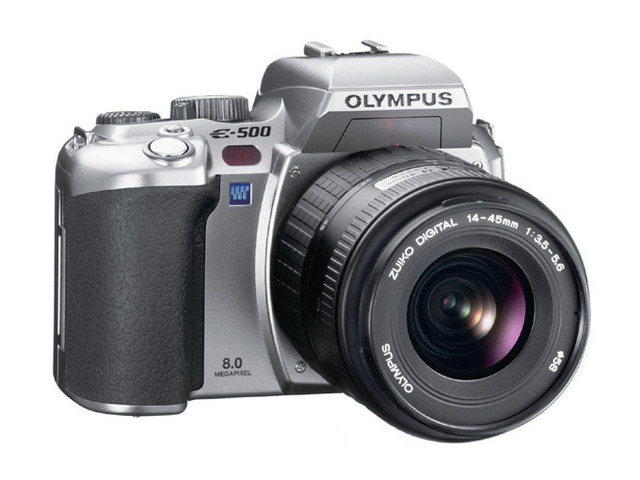 オリンパス、世界最軽量435gのデジタル一眼レフカメラ「E-500」
