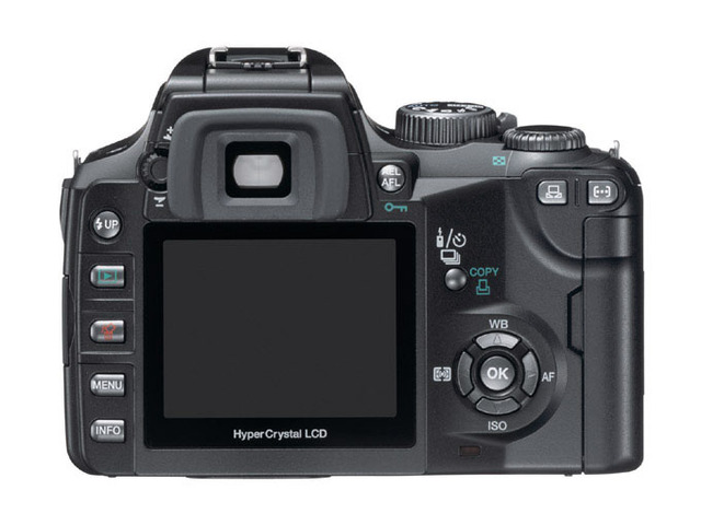 オリンパス、世界最軽量435gのデジタル一眼レフカメラ「E-500」