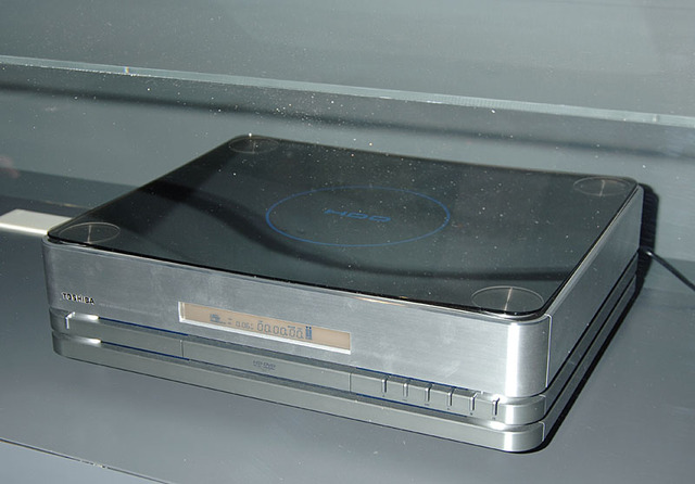 【CEATEC 2005】東芝、HD DVDレコーダーを2006年5〜6月に発売　プレーヤーは年内発売