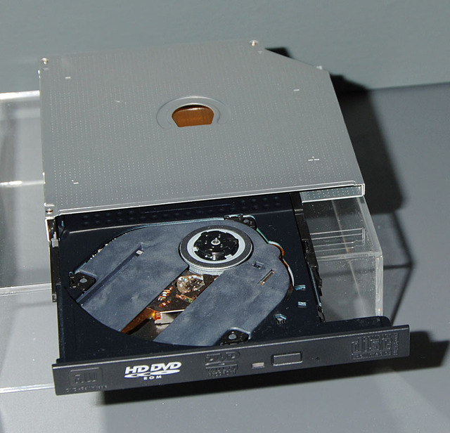 【CEATEC 2005】東芝、HD DVDレコーダーを2006年5〜6月に発売　プレーヤーは年内発売