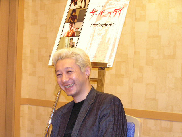 手塚眞のホラーシアター記者発表会で監督・松嶋初音らが挨拶