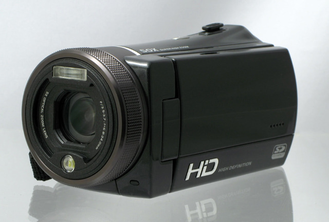 実売19,800円、最大50倍ズーム対応のフルHDデジタルビデオカメラ