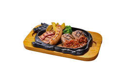 スモーキーなBBQソースが食欲そそる！ビッグボーイ、「大俵ハンバーグのトリプルグリル」期間限定で16日より販売