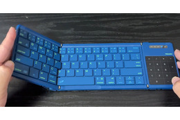 神ガジェット購入！タッチパッド搭載でお洒落なNillkin折り畳みキーボード！！