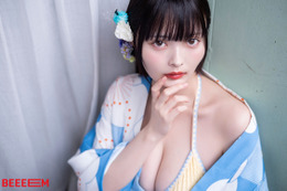 元公務員コスプレイヤー・すずら、女性らしい優美な姿でファン魅了！　『BEEEEM vol.3』初登場を記念してアザーカット公開