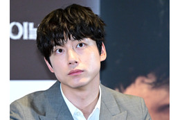坂口健太郎、「妻が通報」報道も「暴力一切ない」声明も韓国メディアが一斉反応　注目を集めるワケ