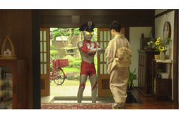 白戸家の新CMにウルトラマンが登場！……お父さん「飛べばいいじゃないか・・・」