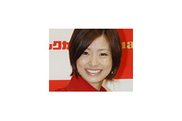 ビックカメラ、有楽町店別館オープン記念イベント「上戸彩の母の日にプレゼントを贈ろう」を開催