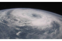 NASA、ISSから見た日本の台風や新たなハリケーン映像公開