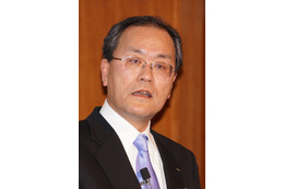 iPhone 5、「急に止まった感覚はない」……KDDI田中社長