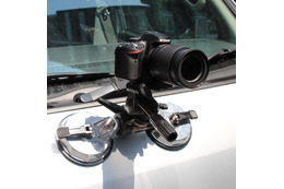 カメラを車の屋根などに取り付けられる「超強力ダブル吸盤カメラマウント」