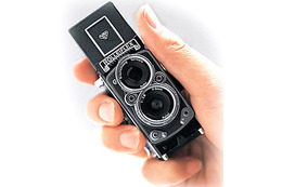 ローライの二眼レフデジカメ、7月に発売延期