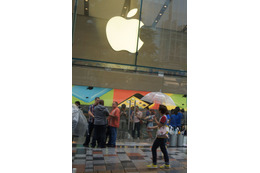 日本最大「アップルストア表参道」13日オープン……店舗前には既に行列も