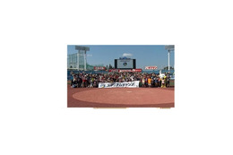 NECレノボ、ヤクルトスワローズの「スタジアムキャンプ」をサポート
