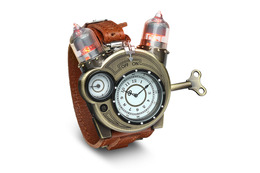 もしかしてダジャレ？　世界の“Geek”たちがちょっとザワついた「テスラ・ウォッチ」