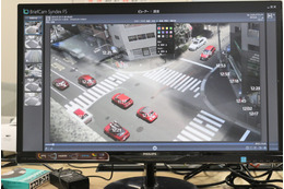 「赤い車を見た！」監視カメラ映像から素早く探し出す技術