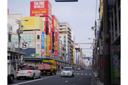 大阪の電気屋街、日本橋・でんでんタウンの初売りセールをチェック