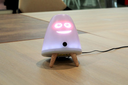 留守番中の子どもとつながる！スマートスピーカーのような「petoco」に会ってきた