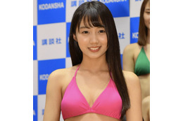 黒木ひかりの谷間セクシーな自撮り水着ショットに反響！