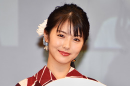 浜辺美波、北村匠海との初キスシーンに「有難かった」