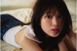 福本莉子、4年ぶり写真集！妖艶なドレス姿や自慢のロングヘアをカット