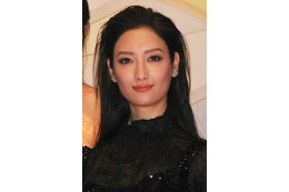 菜々緒、ビキニ写真で33歳誕生日を報告！「完璧ボディ」「綺麗過ぎ」と絶賛多数