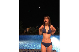 武井玲奈、ビキニでスレンダーなミラクルボディを披露！