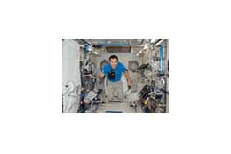 若田さん、デジタル一眼レフカメラで宇宙から地球を撮影！