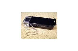 エバーグリーン、USBフラッシュメモリ風デザインのミニMP3プレーヤー