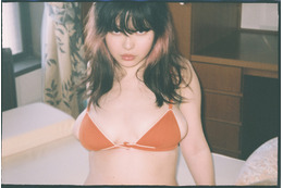 ニュータイプのヘアヌード写真集『月刊 あにお天湯』が発売前に重版決定！8月30日に刊行記念イベント