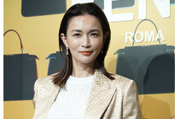 長谷川京子、ランジェリーにへそ出しショット公開「圧巻の綺麗さと色気」「京子お姉様」の声