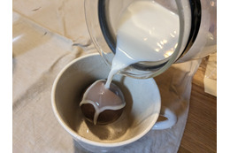 【コストコ】実際どう！？マシュマロが飛び出るホットチョコレートボムを実食レポ。