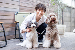愛犬家のDA PUMP・YORI、ペットブランドのアンバサダー就任に喜び