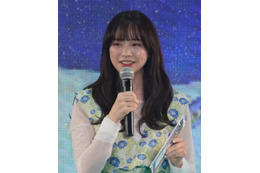 森香澄、セクシーな手ブラを披露『anan』表紙に登場