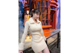 くりえみ、体のライン強調のぴったりミニワンピ姿披露