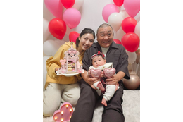 西野未姫、家族ショットで“愛娘のハーフバースデー”を報告「もう半年も…」「すっごく幸せそう」