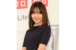 小嶋陽菜、雑誌のオフショ動画が“女神級”の可愛さ！ お尻ギリギリのミニスカ姿も…