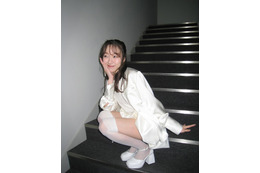 須田亜香里、白ニーハイ×美脚コーデに称賛の声「絶対領域、最高」「めっちゃ素敵です」