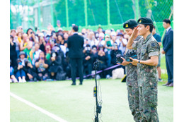 BTS・V＆RMの除隊現場レポート 日本やブラジルなど世界各地のARMY集結、2人の兵役終了を祝福！