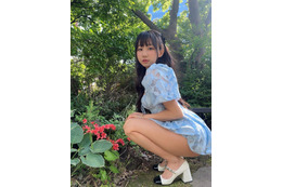 「なんて美しい太もも」ピョ・ウンジ、“しゃがみ美脚”が映えるポーズで夏コミ参加を報告！