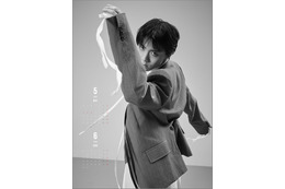 羽生結弦、躍動感あふれるポージングも収録！2026年版カレンダーの中面デザイン公開