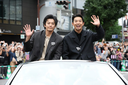 大河ドラマ『豊臣兄弟！』仲野太賀＆小栗旬が名古屋まつりに登場！人生初のパレードに小栗「パワーをもらいました」