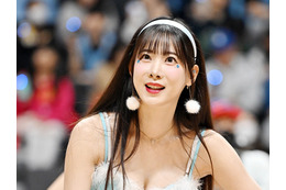 “美太もも”を大胆に丸見せ…韓国プロ野球チア、超ミニ短パンのプライベートSHOTで視線強奪【PHOTO】