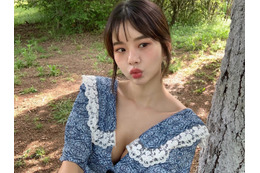 圧倒的なボリューム感…韓国で“最もグラマラスな女芸人”メン・スンジ、視線を圧倒する大胆ポーズで話題【PHOTO】