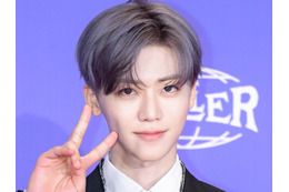 「顔と身体のギャップが…」NCT・ジェミン、タンクトップからのぞくムキムキ筋肉に視線集中【PHOTO】