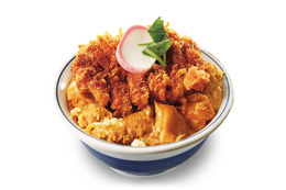 親子丼の上にサクサクなロースカツ！かつや、「出汁醤油ロースカツ on the 親子丼」16日より販売