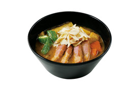 ココイチ、燻製の風味ふわりと香る「厚切りベーコンとスモークチーズのスープカレー」2月1日より販売！