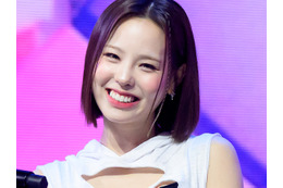 「デカめの声出た」NiziU・マコ、タイトドレスで“圧巻スタイル”披露！曲線美にファン釘付け