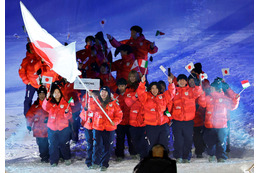 「雪原に映える」日本選手団は赤ウェア！五輪開会式各国の衣装にも注目